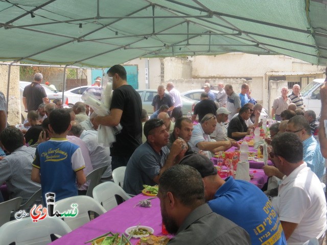  كفرقاسم : الحاج علي سليم بدير وابنائه  يُعدون وليمة غداء عن روح المرحومة مريم رشيد بدير ومشاركة كبيرة من الاهالي  